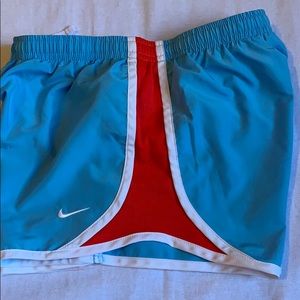 Nike Girls' Dry Heathered Tempo Running Shorts